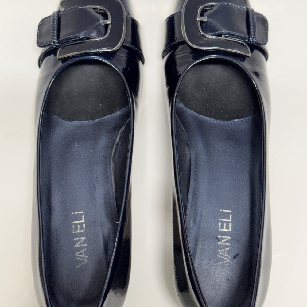 Vaneli Deep Blue Buckle Mid Heel Pumps Size 7.5SS - Picture 7 of 13